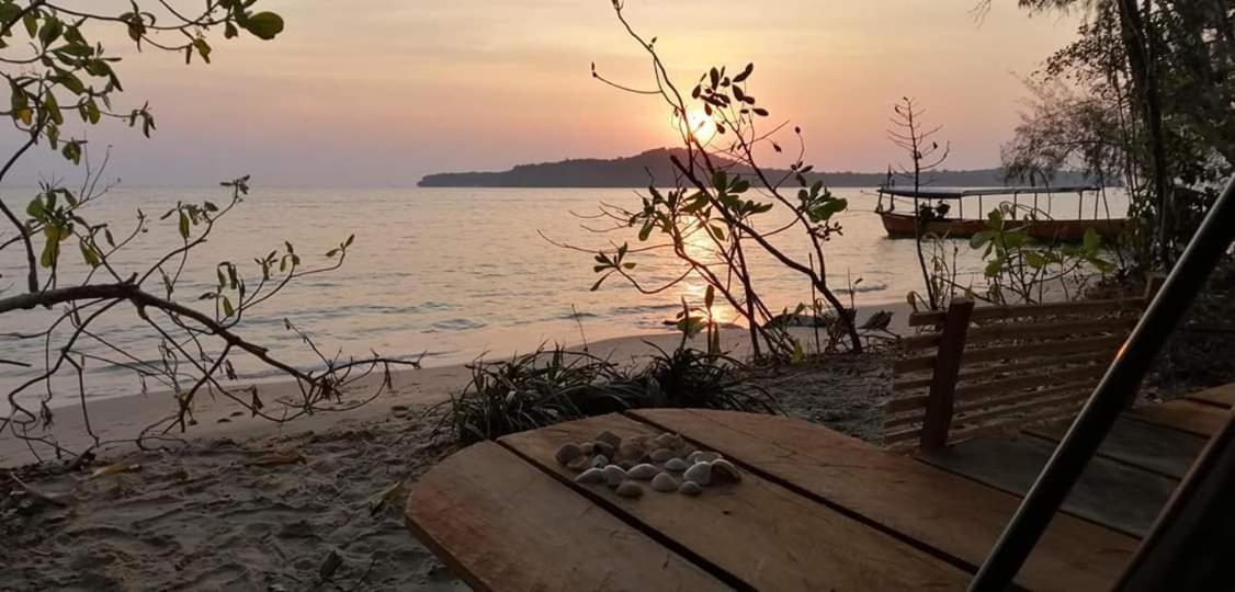 Hotel Crusoe Koh Takiev Island Koh Ta Kiev Exterior foto